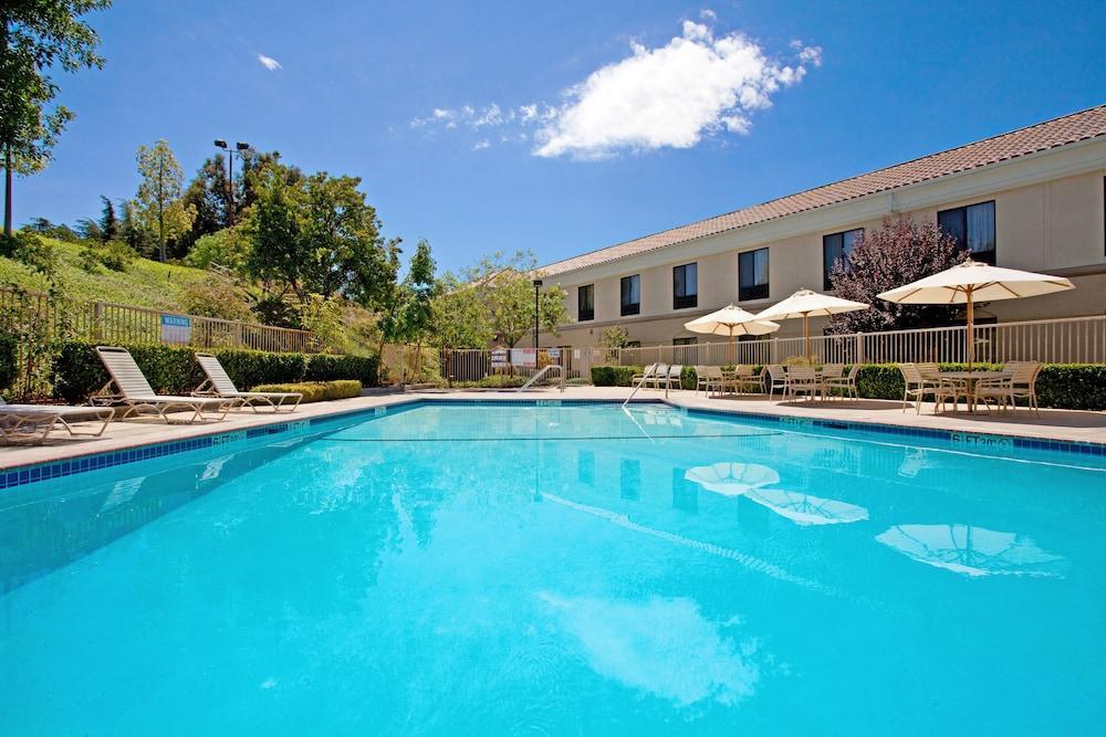 Western Valencia/six Flags & Hotel Santa Clarita